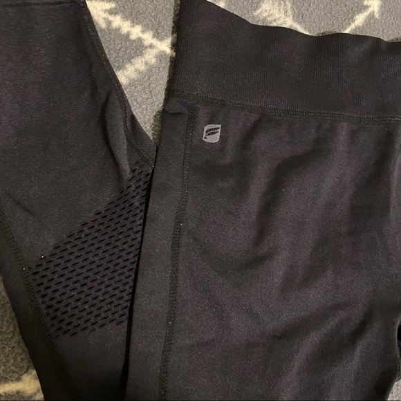 fabletics 7/8 leggings - Picture 4 of 4